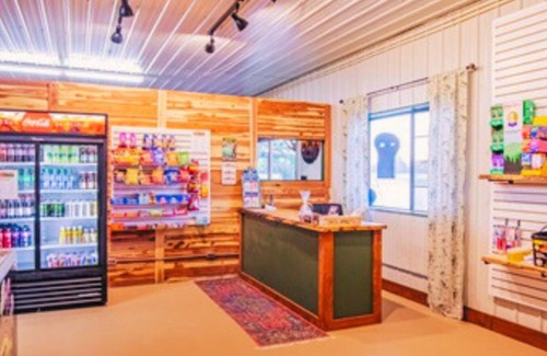 Cassville Alquiler De RV | Nature's Summer Retreat near Roaring River Park