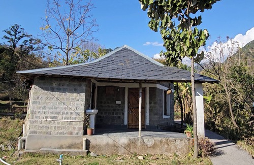 Dharamshala Cabaña | Nature Stay in Stone Cottage with Food, Yoga & Meditation in Dharamshala