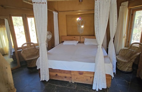 Dharamshala Cabaña | Nature Stay in Stone Cottage with Food, Yoga & Meditation in Dharamshala