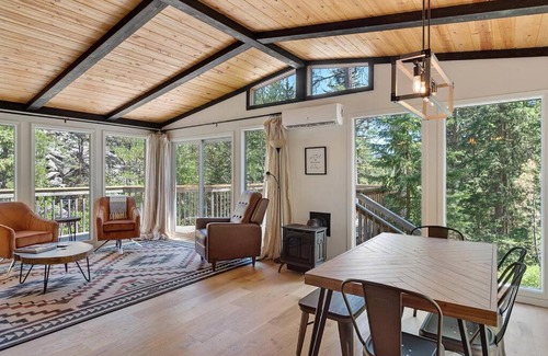 Hill City Casa | Nature Stay with Views Like No Where Else