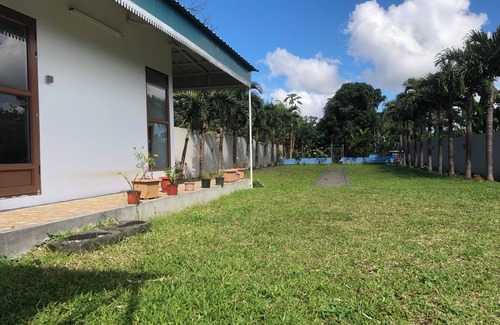 Saint-Pierre Apartamento | Nature Studio house located centrally on Island. Near Mountain, Motorways& Shops