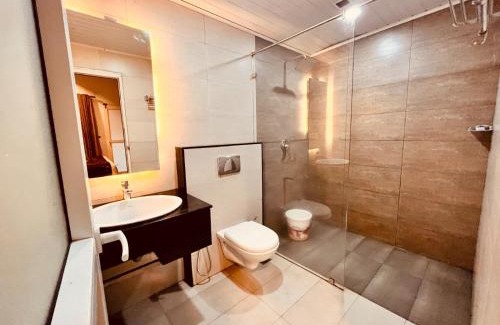 Giridih Hotel | Nature Valley Farmhouse Resort by Raarees, Munnar #lap of nature #premium rooms #parking #Scenic view #garden with fireplace #property of the year