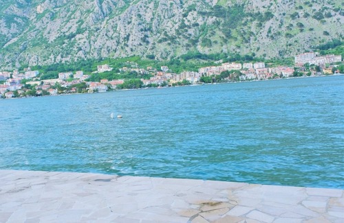 Kotor Apartamento | Nature View Cozy Flat 1 min to Sea in Kotor