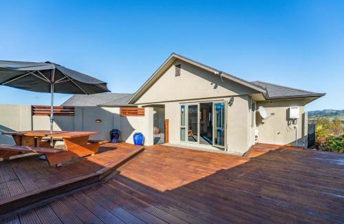 Nukuhau Casa | Nature Vistas - Lake Taupo Holiday Home