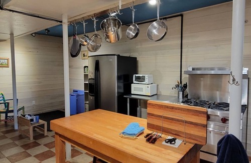 Ligonier Casa | Nature’s Haven... 3BR Barn suite, all conveniences of home, walk to town,