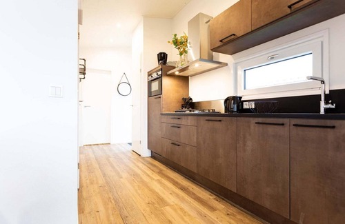 Berkhout Chalet De Esquí | ✓ Natuurlodge at Park Westerkogge ✓ Holiday home for 4 people ✓ Located in Berkhout (North Holland) ✓ Waterfront holiday resort ✓ Book directly at the resort