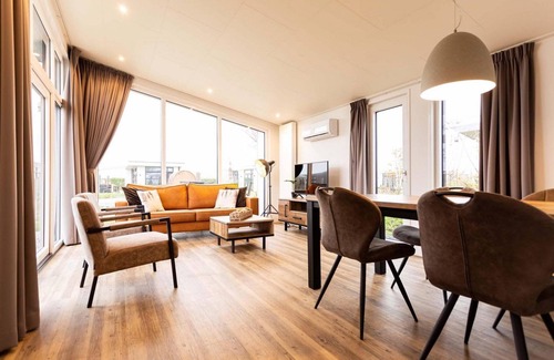 Berkhout Chalet De Esquí | ✓ Natuurlodge at Park Westerkogge ✓ Holiday home for 4 people ✓ Located in Berkhout (North Holland) ✓ Waterfront holiday resort ✓ Book directly at the resort
