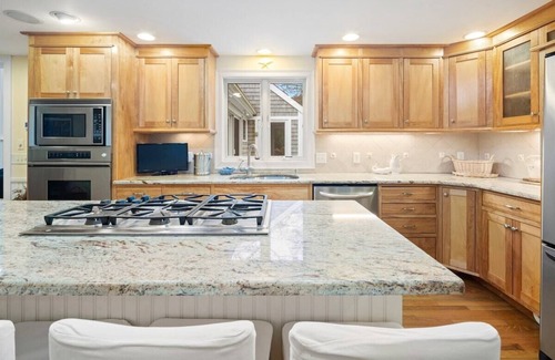 East Orleans Casa | Nauset Beach Retreat! Pool w/Spa & Gas Fire Pit