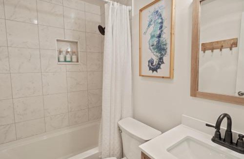 Jensen Beach Casa | Nautical 3-Bedroom Hideaway only 10min to the Beach!