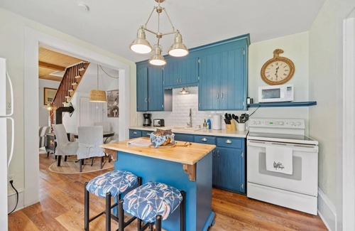 Sturgeon Bay Casa | Nautical Haven - Sunset views