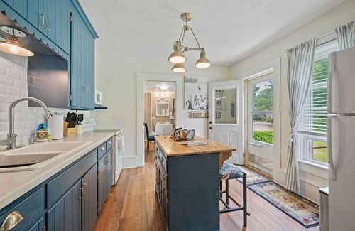 Sturgeon Bay Casa | Nautical Haven - Sunset views