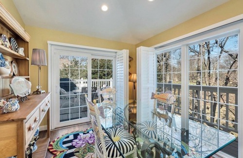 Cedar Creek Reservoir Casa | Nautical Lake View Cottage on Enchanted Isles Island, Cedar Creek Lake, Texas