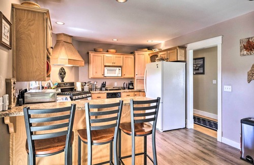 Lubec Cabaña | Nautical Lubec Cottage w/ Fire Pit & Grill!