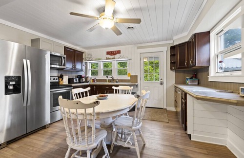Lexington Casa | Nautical Nest w/hot tub, golf cart & arcade game