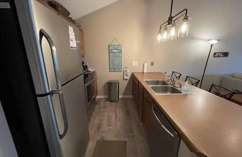 Lake Ozark Apartamento | Nautical nook condo