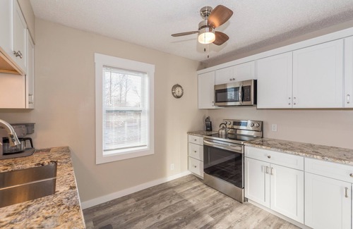 Crosby Apartamento | NAUTICAL NOOK - Terrific 2-bedroom apartment with AC in charming Crosby