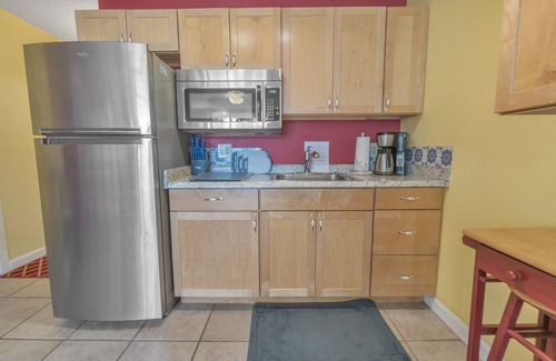 Historic Kailua Village Condominio | Nautical Theme Garden View Studio - Kona Islander Inn Condos Condo by RedAwning