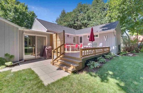 Boyne City Casa | Nautical Themed - Downtown Boyne City Getaway Close to the Lake