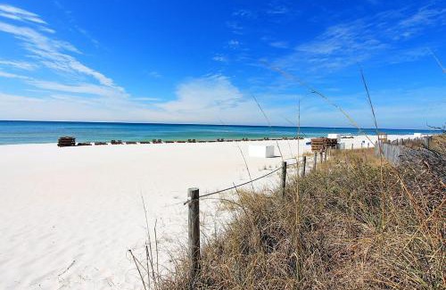 Biltmore Beach Apartamento | Nautical Watch D-6