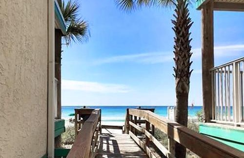 Biltmore Beach Apartamento | Nautical Watch D-6