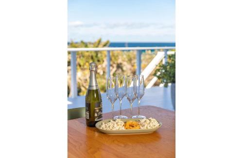 Blueys Beach Casa | Nautilus At Blueys . Beachfront