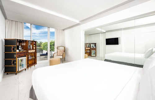 City Center Hotel | Nautilus Sonesta Miami Beach