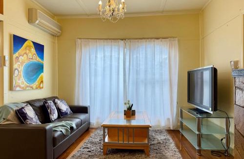 Rosebud Casa | Nautique Beach House - Rustic and Charming, Walk 2 Beach & Shops