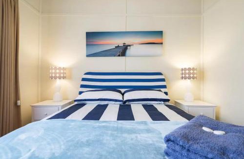 Rosebud Casa | Nautique Beach House - Rustic and Charming, Walk 2 Beach & Shops