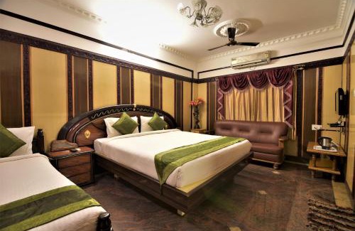 Yeshwanthpur Hotel | Navanidhi Comforts