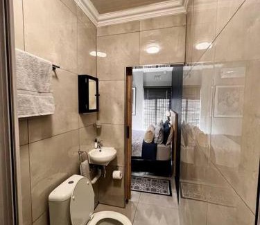 Germiston Apartamento | Navy Pearls