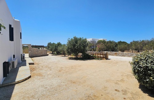 Naxos Villa | Naxos Waterfront Villa con piscina y vista panorámica.
