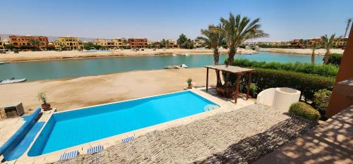 El Gouna Villa | Nayah Stays, Lagoons beach, Paradise 3 ensuite with private pool