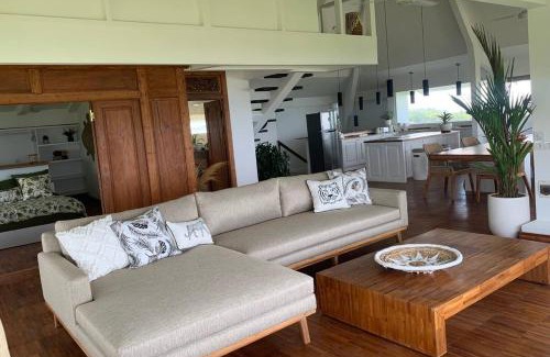 Kediri Apartamento | Nazaré - Luxury Penthouse with 270 Degree Kedungu Beach View by Triang Villas