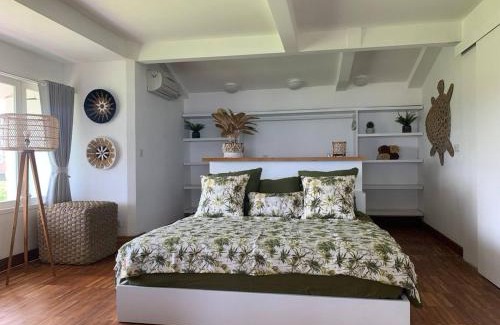 Kediri Apartamento | Nazaré - Luxury Penthouse with 270 Degree Kedungu Beach View by Triang Villas