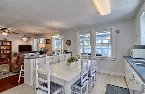 Liberty Hill Casa | Beaver Creek Bungalow- Boat Ramp/Dock, WiFi, Single Level