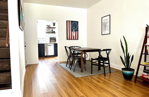 South Philadelphia Casa | Cozy South Philly Home 2BR near Passyunk Ave, Citizens Bank Park, The Linc, FDR