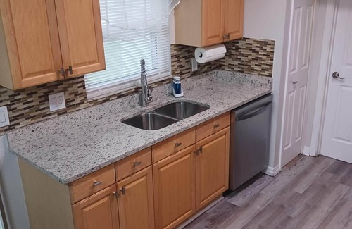Pine Hills Casa | Cozy Vacation home in Orlando close to Disney, Universal and shopping outlets.