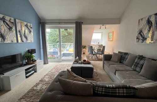 Y Felinheli Casa | Cute marina residence just off the banks of the Menai straits.
