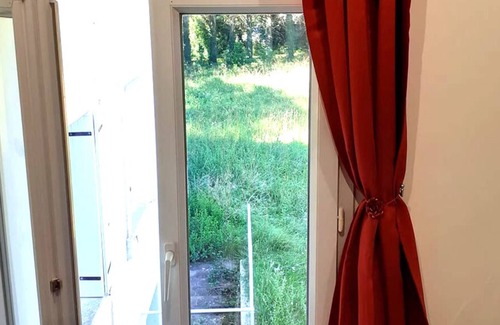 Annesse-et-Beaulieu Apartamento | (N°07) Nice quiet studio with free private parking