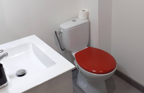 Razac-sur-l'Isle Apartamento | (N°09) Nice new studio with garden view and free private parking