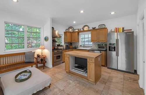 Northeast Coconut Grove Casa | NE Coconut Grove pool home, family & pet friendly, huge yard, & guest house.