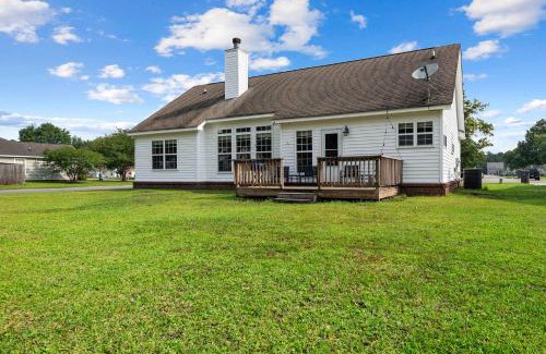 North Charleston Casa | Near Airport-20 Min to Downtown- Chucktown Retreat