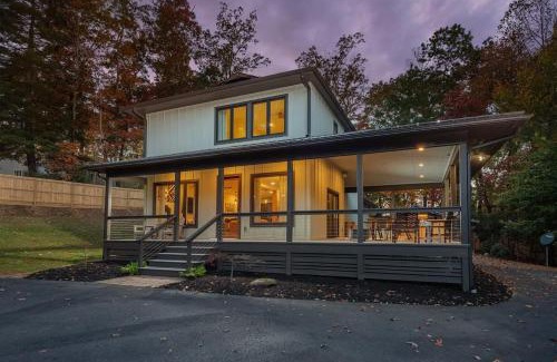 Mills River Casa | Near Asheville Hot Tub Fire Pit BBQ Sleeps 10