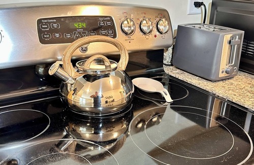 Lincolnton Apartamento | Near Atrium & town, King/Queen/Pullout, NO stairs