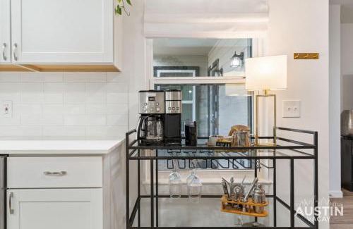 Brentwood Apartamento | Near BBQ, Coffee More in Brentwood Pet-Friendly 2BR 1BA Condo By Austin Vacay