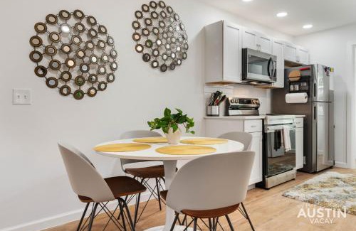 Brentwood Apartamento | Near BBQ, Coffee More in Brentwood Pet-Friendly 2BR 1BA Condo By Austin Vacay
