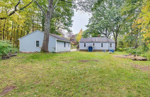 Wells Cabaña | Near Beach: Coastal Maine Getaway w/ Yard