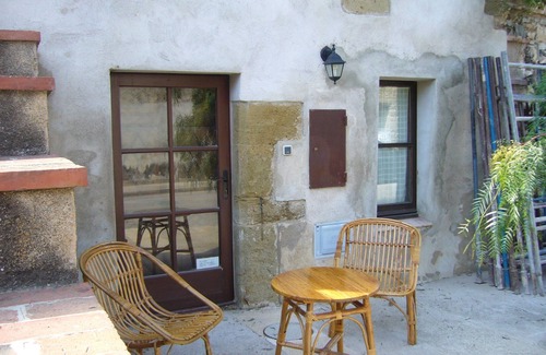 Cruilles Casa | Cerca de las playas. Casa de piedra con estilo en el pueblo medieval
