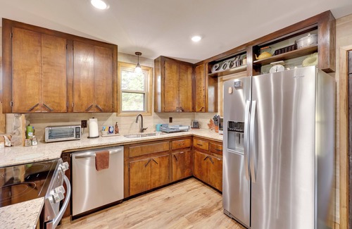 Magazine Cabina | Near Blue Mountain Lake & ATV Trails: Cabin Escape