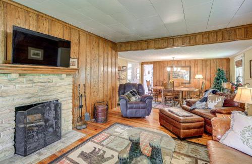 Piper Gap Casa | Near Blue Ridge Parkway Galax Home with Mtn Views!